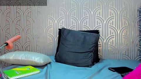 Snapshot of madison_milan chatting on 03-03-25, 01:21 online show from 03-03-25, 01:21
