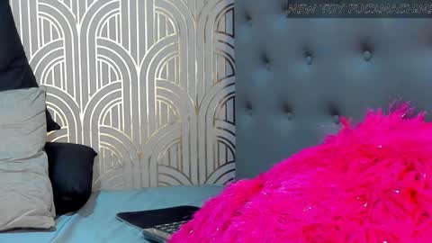 Snapshot of madison_milan chatting on 03-10-25, 03:01 online show from 03-10-25, 03:01