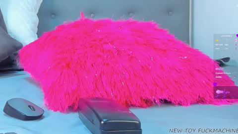 Snapshot of madison_milan chatting on 09-10-25, 10:21 online show from 09-10-25, 10:21