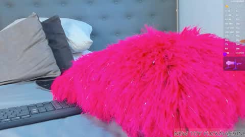 Snapshot of madison_milan chatting on 09-14-25, 05:23 online show from 09-14-25, 05:23
