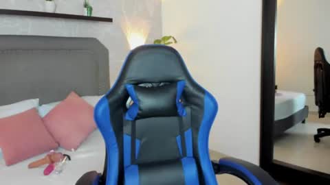 M A D I S O N online show from 07-22-26, 07:05
