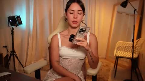 Snapshot of madisonlara chatting on 02-13-26, 05:09 madisonlara online show from 02-13-26, 05:09