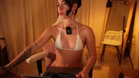 Snapshot of madisonlara chatting on 02-18-26, 06:15 madisonlara online show from 02-18-26, 06:15