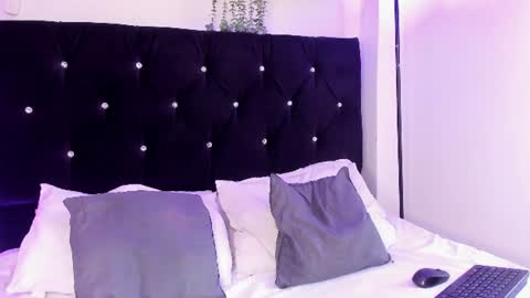 Snapshot of madissonkay chatting on 06-10-26, 06:29 online show from 06-10-26, 06:29