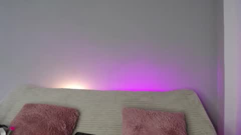 Snapshot of madissonkay chatting on 06-17-26, 07:04 online show from 06-17-26, 07:04