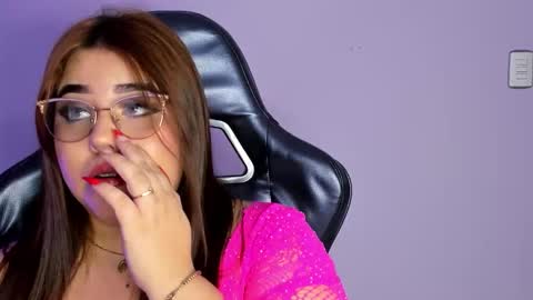 madissonlee__ online show from 12-16-25, 07:19