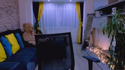 Madye Roberts online show from 12-21-25, 11:01