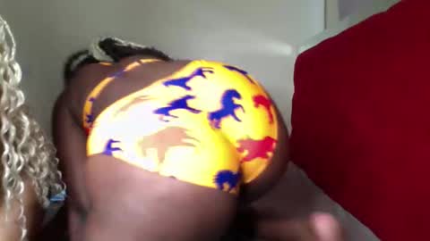 Snapshot of maelys_t chatting on 05-04-26, 01:40 Maelys online show from 05-04-26, 01:40