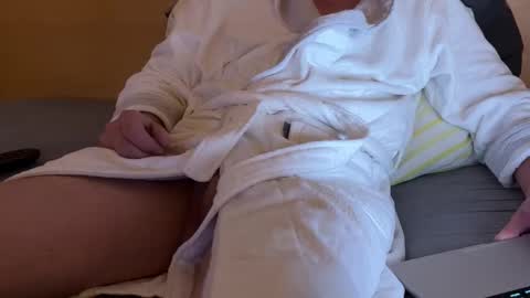 Snapshot of maerte chatting on 01-04-25, 08:27 maerte online show from 01-04-25, 08:27