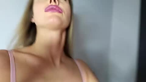 Snapshot of mag_love chatting on 03-06-25, 09:53 mag_love online show from 03-06-25, 09:53