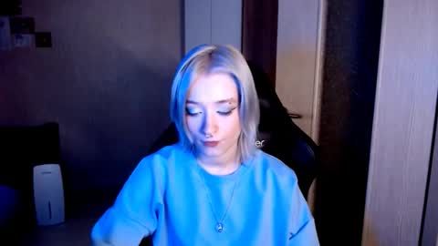 Sophia online show from 11-25-25, 03:34