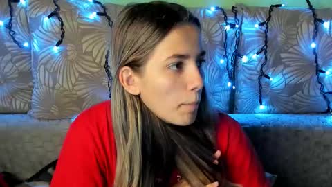 Maggie online show from 10-31-25, 04:02