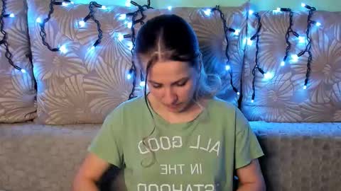 Maggie online show from 12-16-25, 03:33