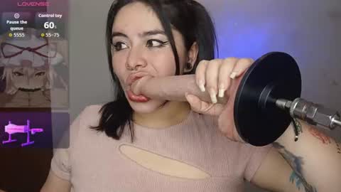 Snapshot of magic_alicee_ chatting on 07-22-26, 02:58 Alice online show from 07-22-26, 02:58