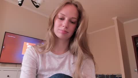 Snapshot of magic_couple13 chatting on 04-18-26, 07:56 Alice online show from 04-18-26, 07:56