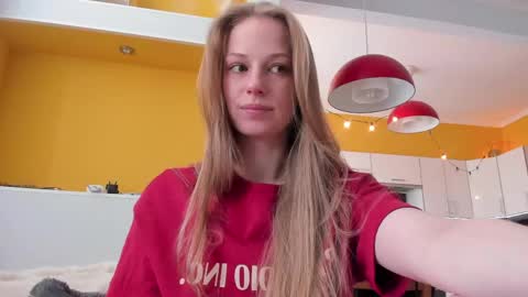 Snapshot of magic_couple13 chatting on 05-10-26, 10:09 Alice online show from 05-10-26, 10:09