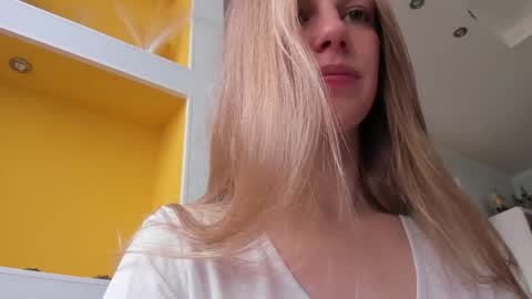Snapshot of magic_couple13 chatting on 05-13-26, 12:46 Alice online show from 05-13-26, 12:46