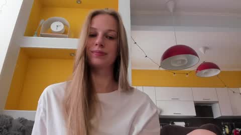 Snapshot of magic_couple13 chatting on 05-29-26, 01:09 Alice online show from 05-29-26, 01:09