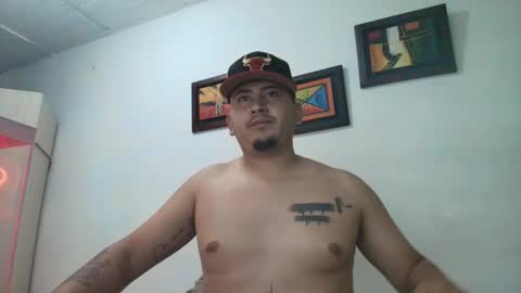 Snapshot of magic_milk23 chatting on 11-14-25, 03:27 magic_milk23 online show from 11-14-25, 03:27