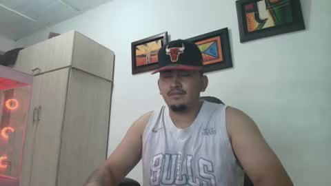 Snapshot of magic_milk23 chatting on 11-22-25, 07:29 magic_milk23 online show from 11-22-25, 07:29