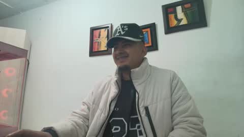 Snapshot of magic_milk23 chatting on 11-27-25, 04:36 magic_milk23 online show from 11-27-25, 04:36