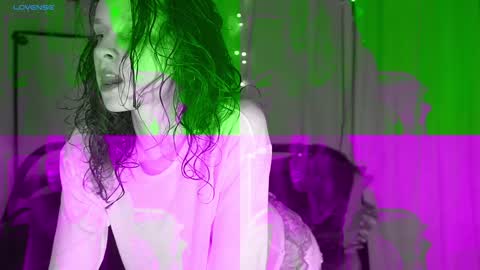 Snapshot of magic_mini_moon chatting on 12-03-24, 09:45 Mikky or Moon online show from 12-03-24, 09:45