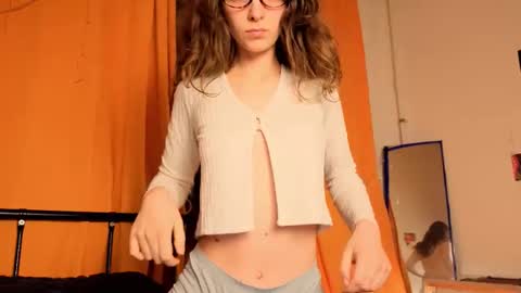 Snapshot of magic_mini_moon chatting on 03-22-26, 08:34 Mikky or Moon online show from 03-22-26, 08:34