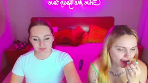 Lili and Bella online show from 03-02-25, 10:45