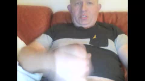 Snapshot of magicman250 chatting on 09-28-25, 02:39 magicman250 online show from 09-28-25, 02:39