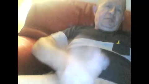 Snapshot of magicman250 chatting on 10-09-25, 04:54 magicman250 online show from 10-09-25, 04:54