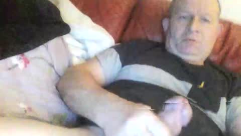 Snapshot of magicman250 chatting on 10-29-25, 06:04 magicman250 online show from 10-29-25, 06:04