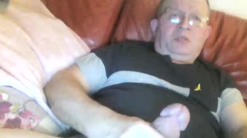 Snapshot of magicman250 chatting on 11-08-25, 10:41 magicman250 online show from 11-08-25, 10:41