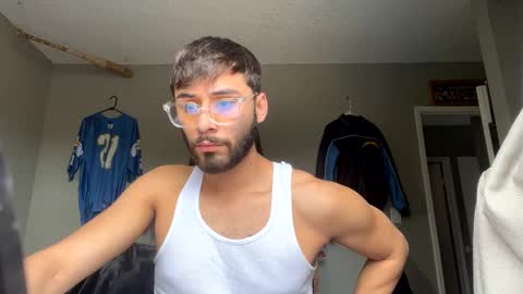 Snapshot of magicmatt230 chatting on 02-06-25, 06:02 magicmatt online show from 02-06-25, 06:02