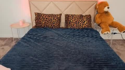 Emily online show from 04-28-26, 06:07