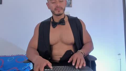 Snapshot of magnusclark chatting on 05-07-26, 06:57 Magnusclark online show from 05-07-26, 06:57