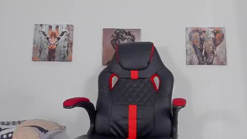 Snapshot of magnusclark chatting on 06-21-26, 05:04 Magnusclark online show from 06-21-26, 05:04