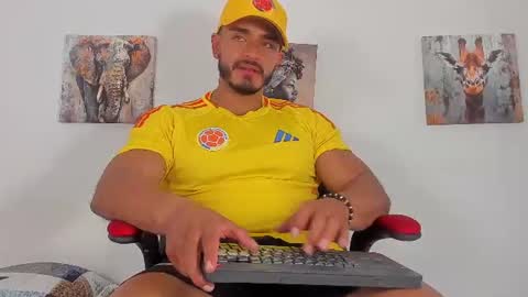 Snapshot of magnusclark chatting on 07-03-26, 06:25 Magnusclark online show from 07-03-26, 06:25