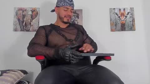 Snapshot of magnusclark chatting on 07-08-26, 06:45 Magnusclark online show from 07-08-26, 06:45