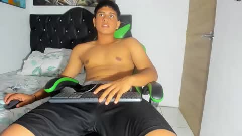 M A G N U S T online show from 04-14-26, 01:55