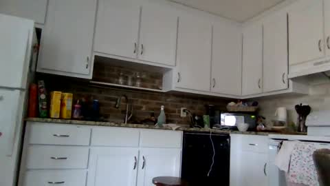 Kaye online show from 12-22-25, 07:22