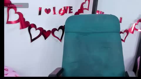 Snapshot of maia_davies chatting on 02-20-26, 12:29 Maia online show from 02-20-26, 12:29