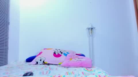 Snapshot of maia_goldenn chatting on 02-27-25, 09:22 maia online show from 02-27-25, 09:22