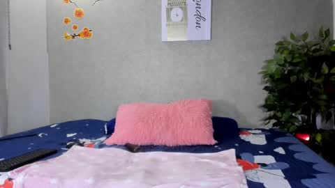 Snapshot of maia_goldenn chatting on 03-10-25, 09:21 maia online show from 03-10-25, 09:21