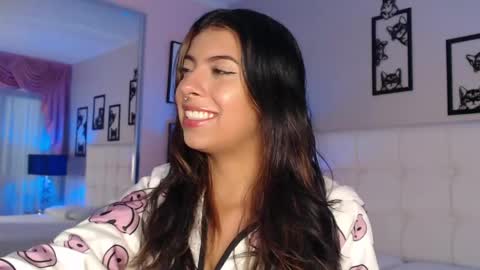 Maia Reficco online show from 04-17-26, 12:30