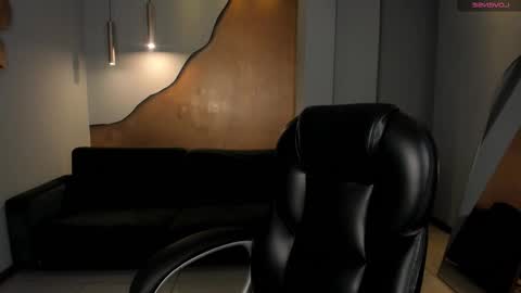  Maia  online show from 10-27-25, 06:12