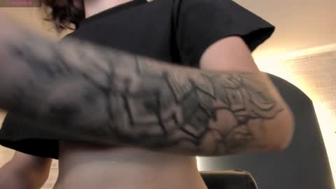  Maia  online show from 12-17-25, 05:52