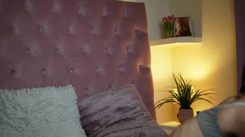  Maia  online show from 09-13-25, 07:35