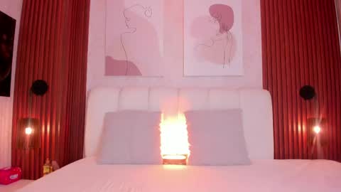 Snapshot of maiasweet_ chatting on 05-27-26, 02:08 MAIA online show from 05-27-26, 02:08