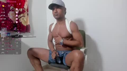 Snapshot of maik_alen chatting on 06-17-26, 11:34 . Maik Alen . online show from 06-17-26, 11:34