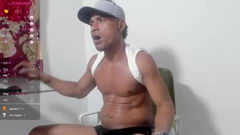 Snapshot of maik_alen chatting on 06-25-26, 02:55 . Maik Alen . online show from 06-25-26, 02:55
